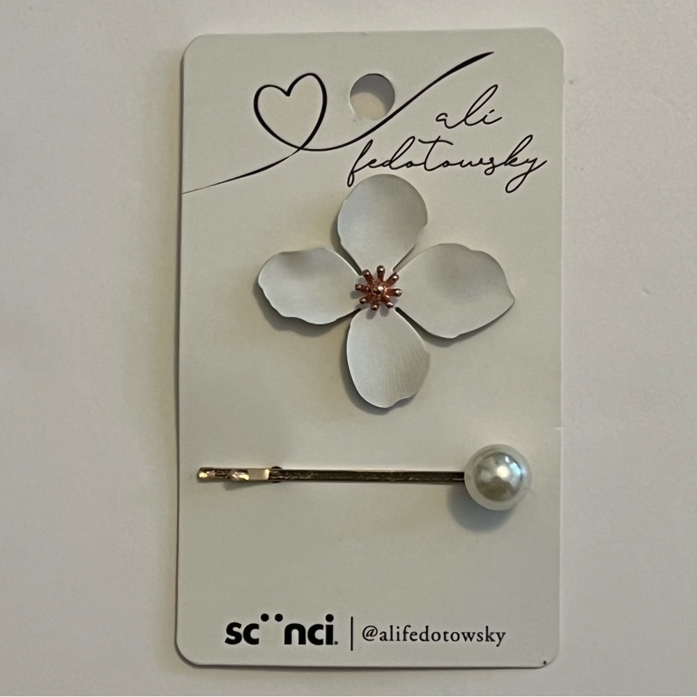 5/$20 Scunci 2pc Bobbi Pins